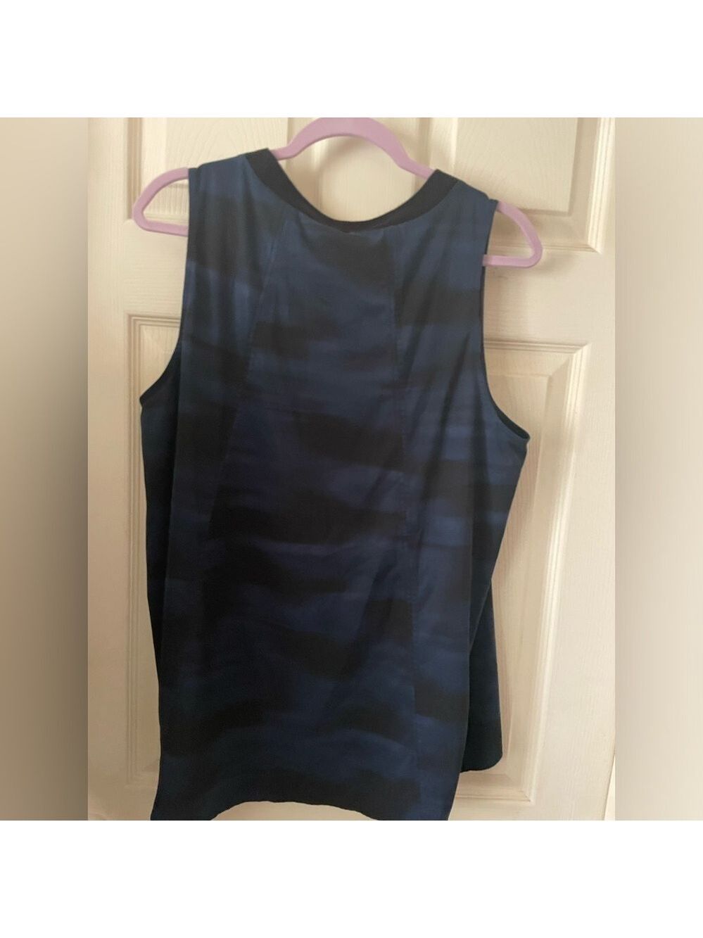 WOMEN'S ATHLETA ZEPHYR PRINT TANK IN BLURRED CAMO 1X - Picture 3 of 5